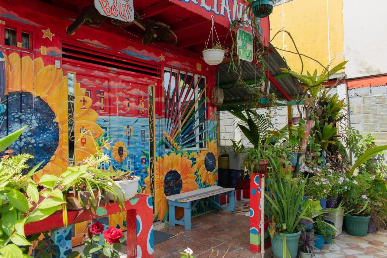 Hostal Liliana Buenaventura Exterior photo